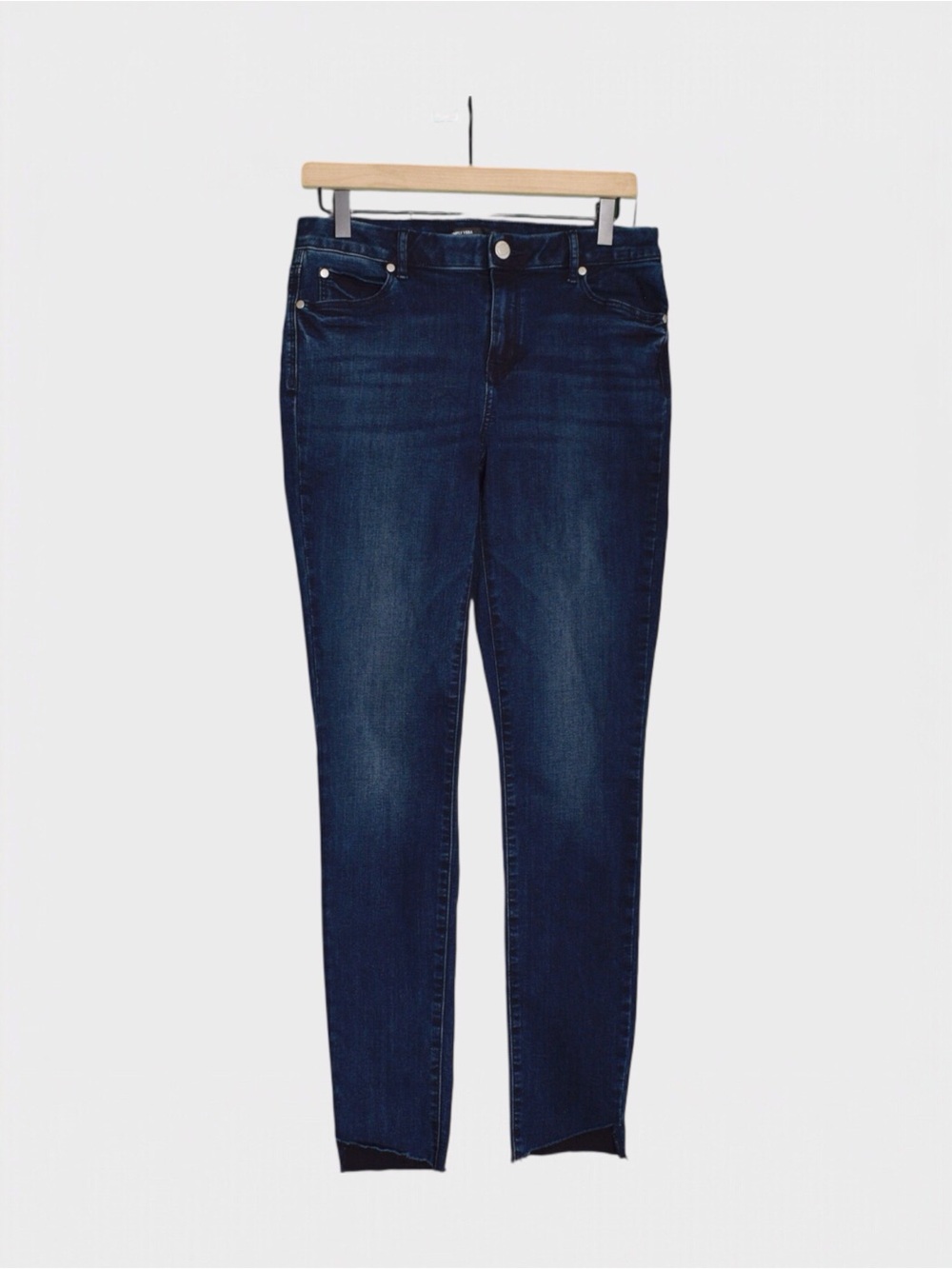 Simply‎ Vera Vera Wang Long Skinny Raw Hem Jeans